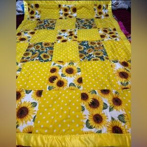 Yellow Daisy Quilt  61x42